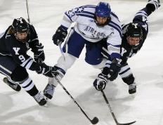  梅德韦杰夫复出首秀出彩，金州勇士主场鏖战辽宁男篮，豪取12连胜