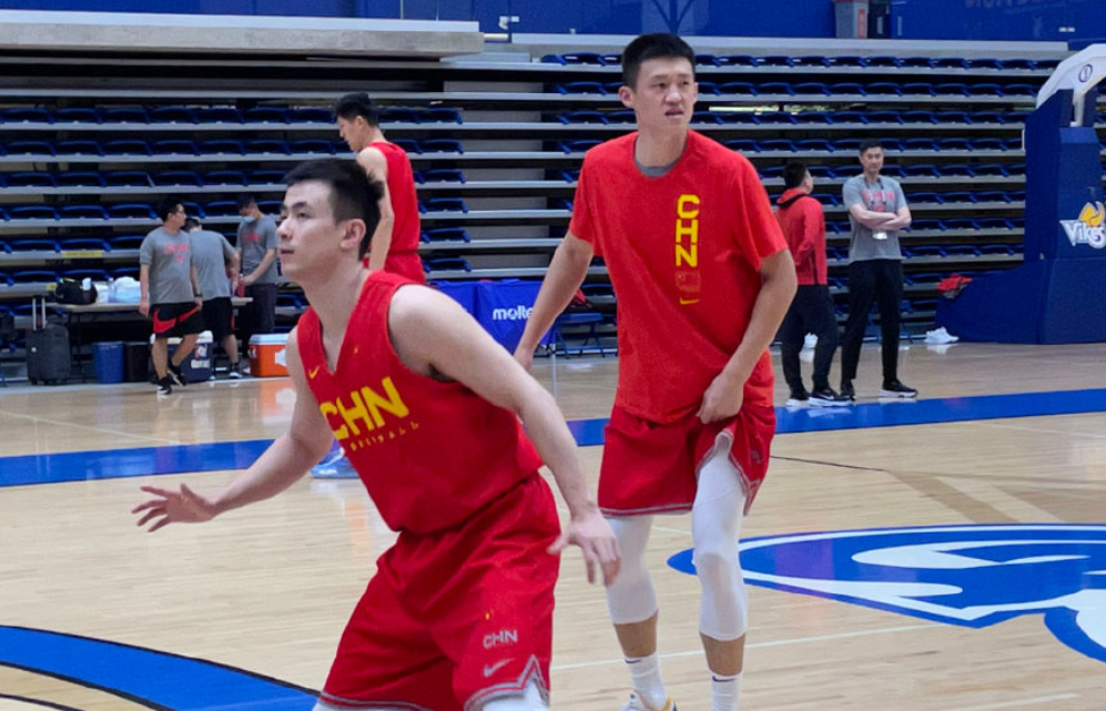 包含澳门男篮积极备战比赛，决心取得胜利的词条