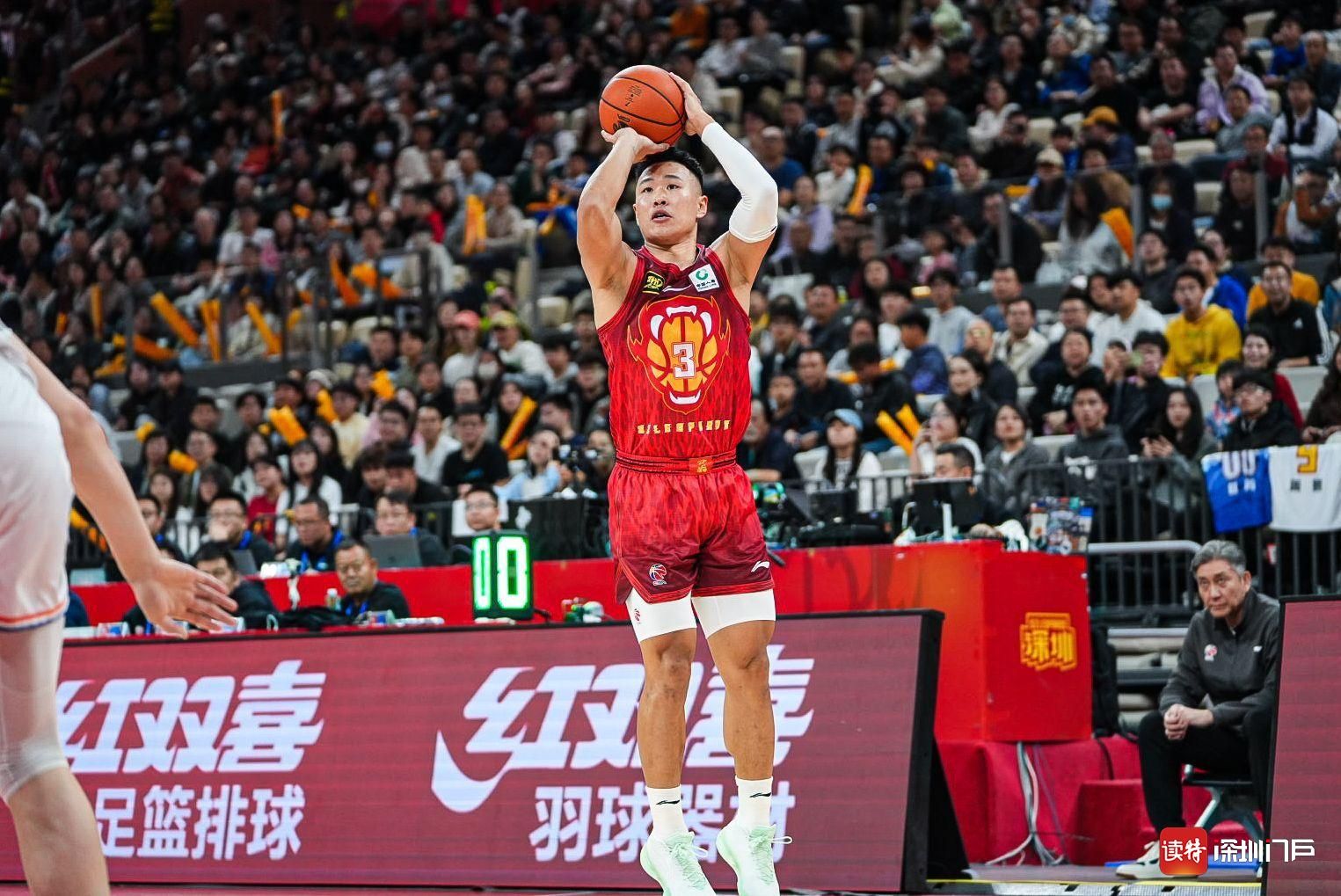 深圳队临危受命面对新疆队，硬战在即的简单介绍