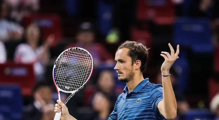  巴黎大师赛八强战爆出冷门！休斯顿火箭险胜明尼苏达森林狼，争冠形势突变